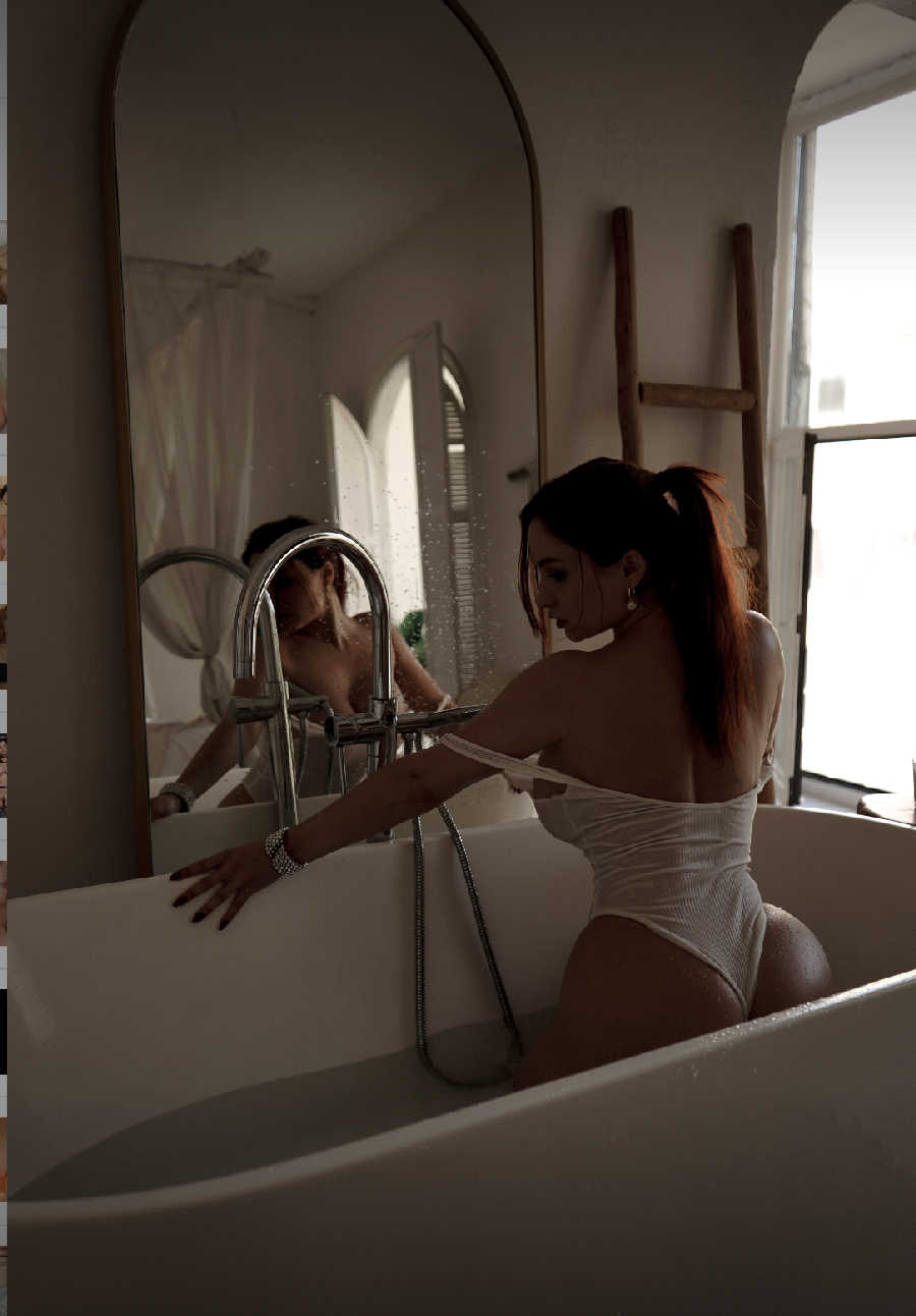 A playful frame from Miranda Faith nude — online in Frankfurt am Main