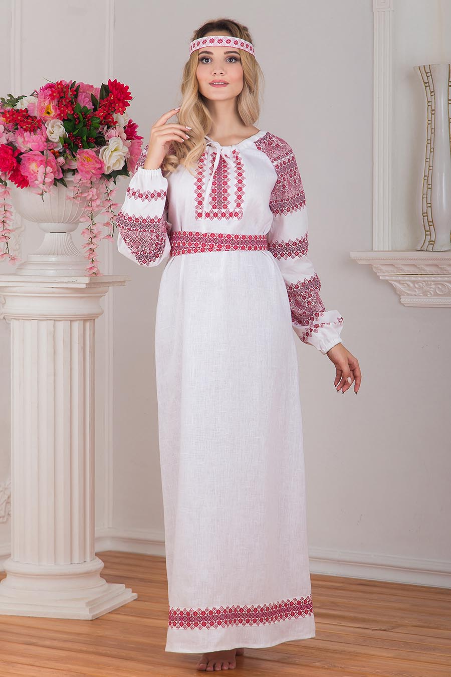 Women in Slavic costumes in Frankfurt am Main