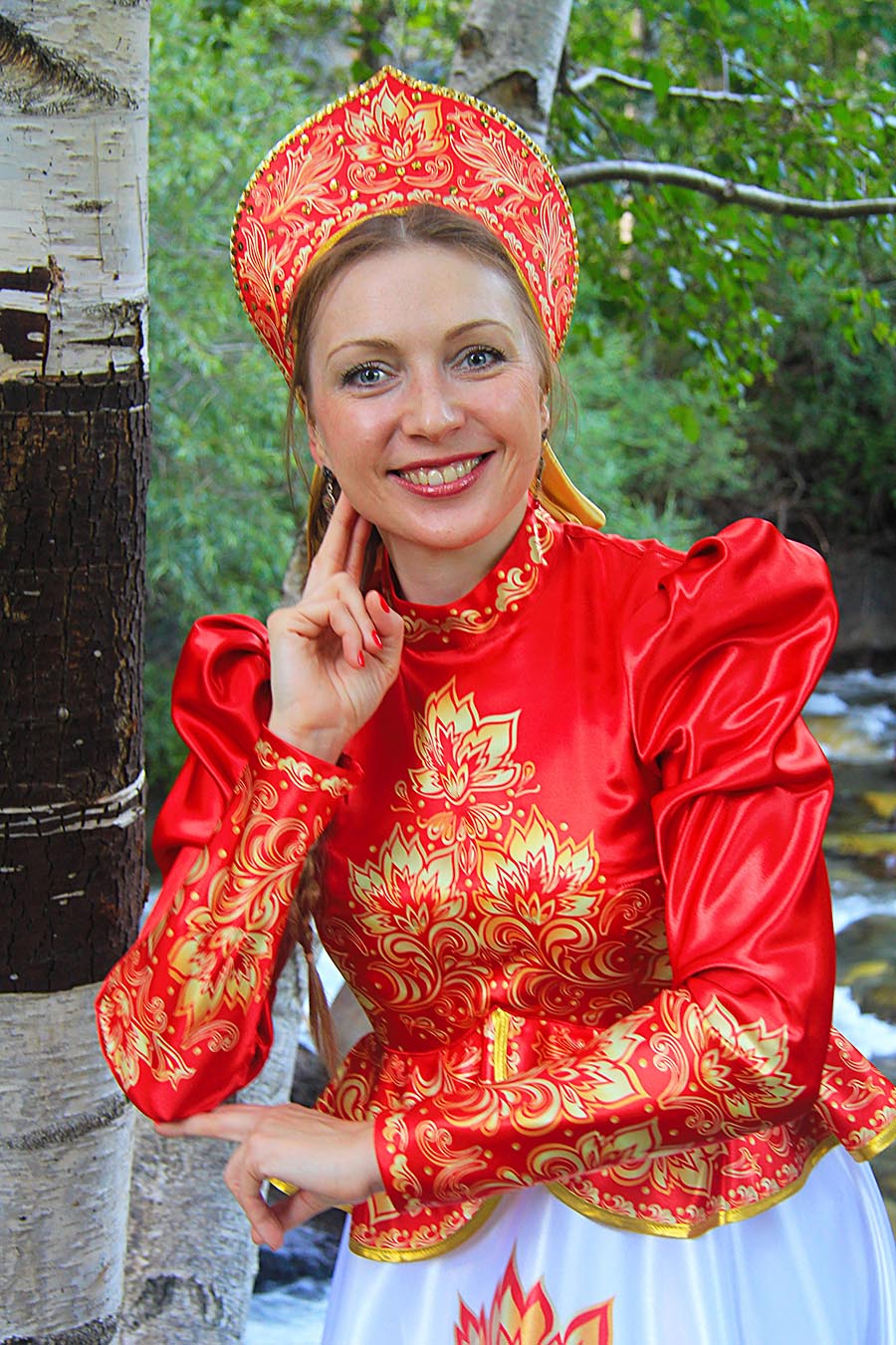 Women in Slavic costumes in Frankfurt am Main