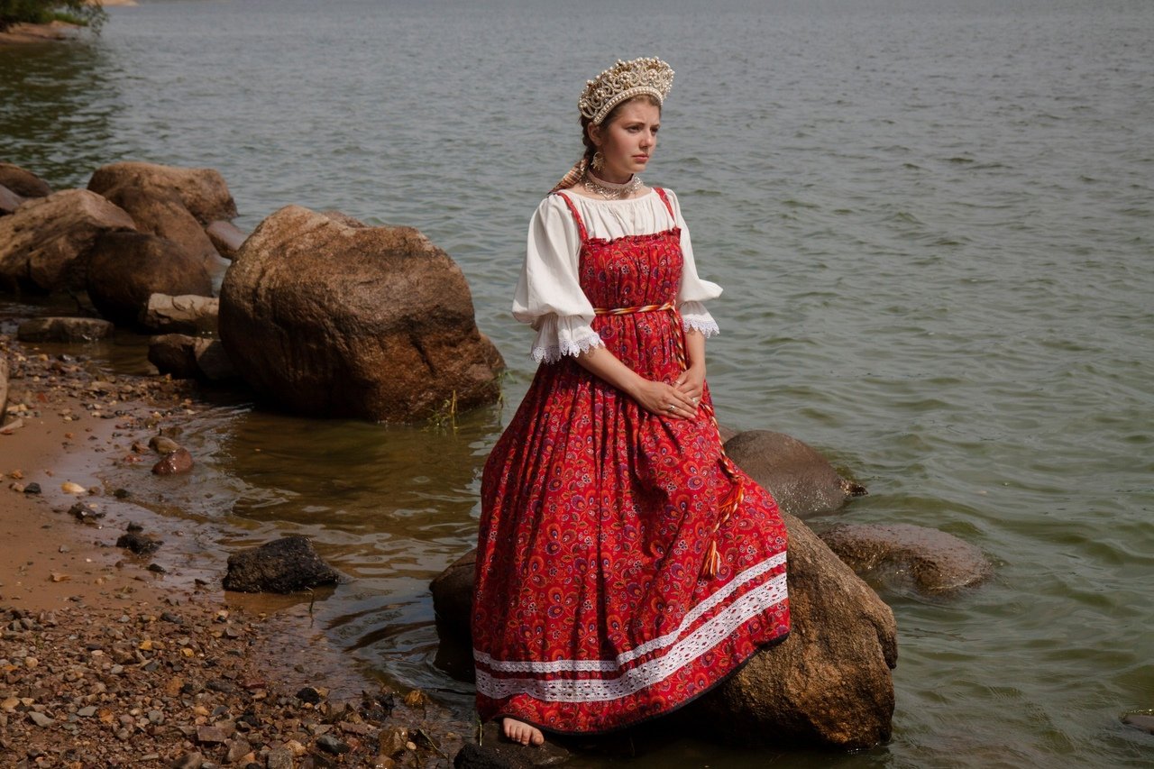 Women in Slavic costumes in Frankfurt am Main