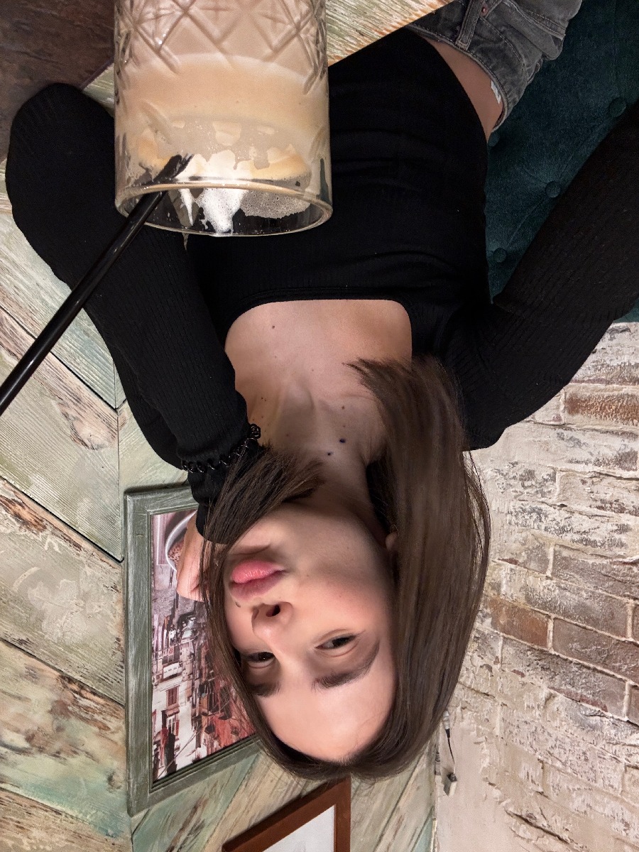 Fresh photos, fresh mood — Tina online in Frankfurt am Main